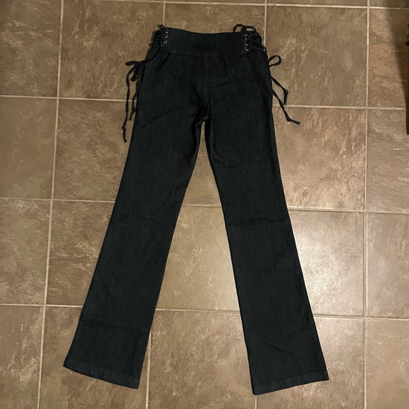 Le Chateau Denim - Dark Blue Jeans, Size 25 x 33 - Picture 3 of 8